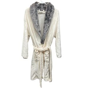 Serré Bathrobe S/M Ivory Luxurious Plush with Platinum Faux Fur Shawl Collar